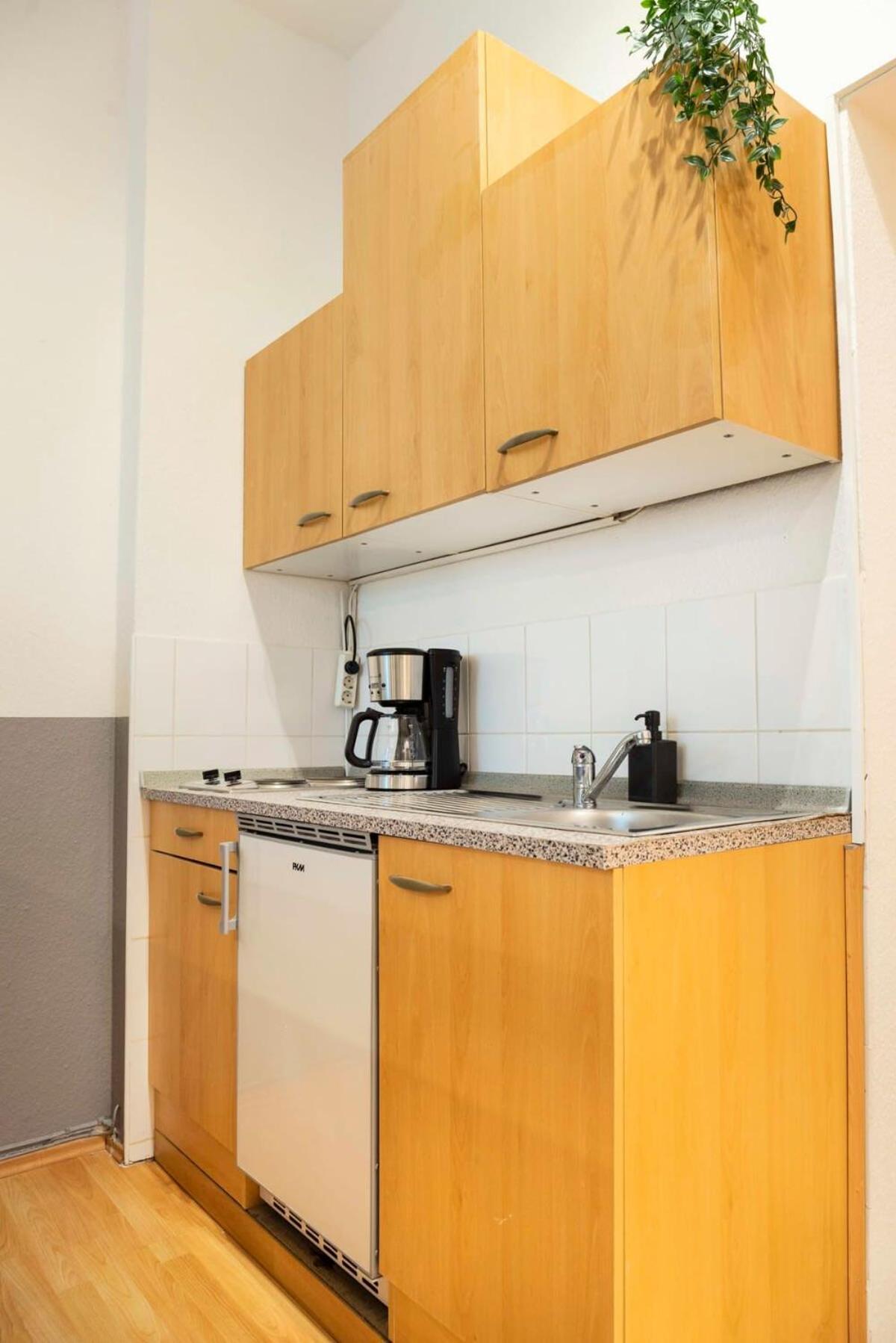 Cozy 2 Room Apartment Next To Hermannstrasse Berlim Exterior foto