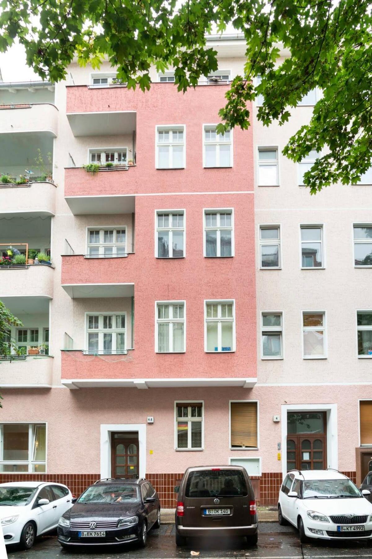 Cozy 2 Room Apartment Next To Hermannstrasse Berlim Exterior foto
